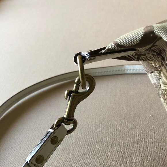 COACH Signature C Mini Leather Swingpack/Crossbody - Picture 4 of 9